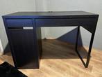 Micke Bureau zwartbruin, Huis en Inrichting, Bureaus, Ophalen of Verzenden, Gebruikt, Bureau