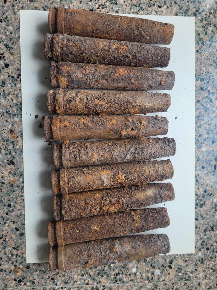 2cm Flak Hulzen - Bodemvondst 10 stuks, Verzamelen, Militaria | Tweede Wereldoorlog, Overige soorten, Hulzen of Bodemvondsten
