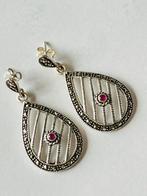 Zilveren MARKASIET oorbellen met roze steentje, Sieraden, Tassen en Uiterlijk, Oorbellen, Hangers, Verzenden, Nieuw, Zilver