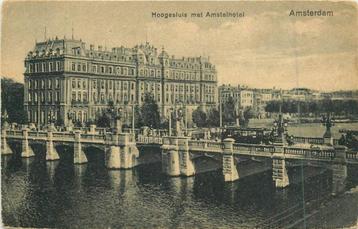 (381-047-001) Amsterdam Hoogesluis met Amstelhotel beschikbaar voor biedingen