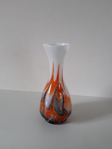 GLAZEN VAAS(VAZEN) DESIGN beschikbaar voor biedingen