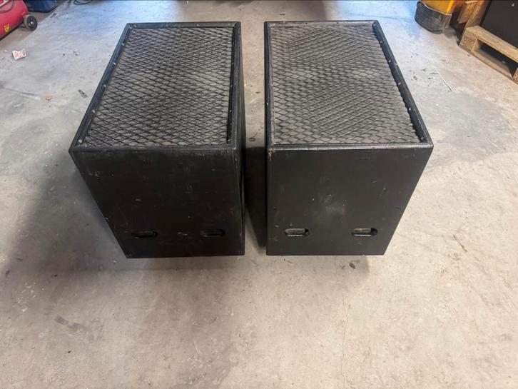 Turbosound dubbel 15 inch subs, Audio, Tv en Foto, Luidsprekers, Zo goed als nieuw, Subwoofer, 120 watt of meer, Overige merken