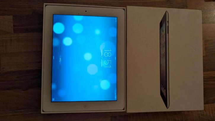 Apple iPad - Goede staat!, Computers en Software, Apple iPads, Gebruikt, Apple iPad, Wi-Fi, 10 inch, 32 GB, Wit, Ophalen of Verzenden
