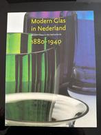 Modern Glas in Nederland 1880-1940, Ophalen of Verzenden, Zo goed als nieuw