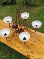 Hanglamp met vijf glazen lampenkappen, Huis en Inrichting, Lampen | Hanglampen, Gebruikt, 50 tot 75 cm, Vintage, Ophalen of Verzenden