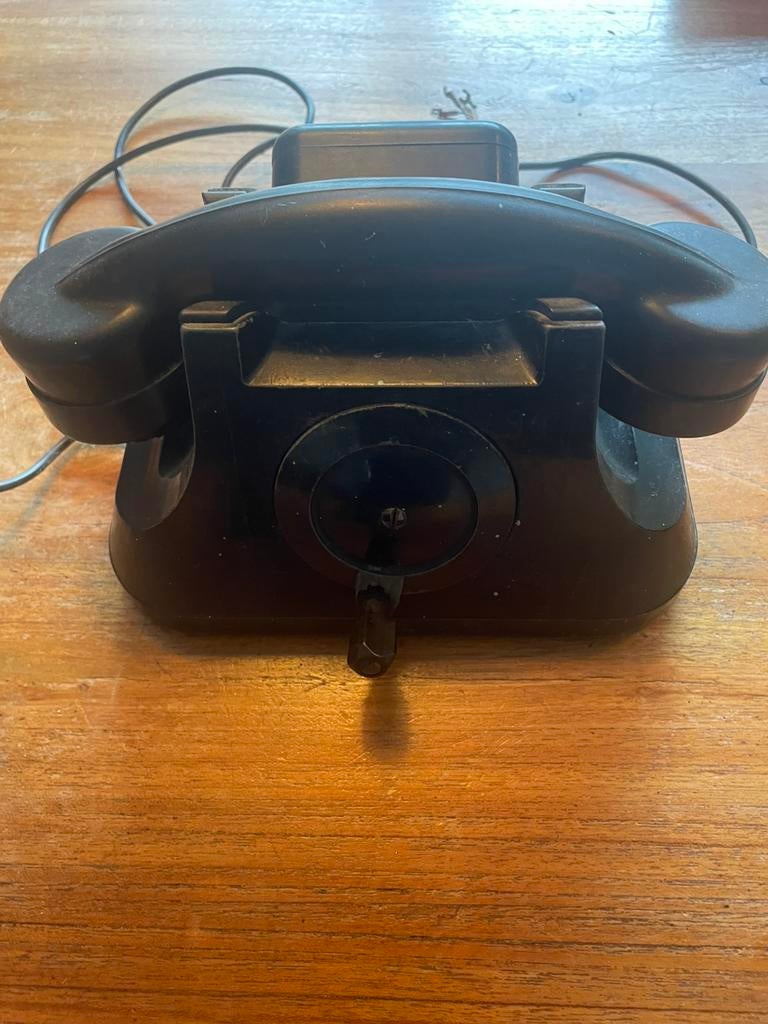 Oude bakkeliet veld telefoon, Ophalen, Gebruikt