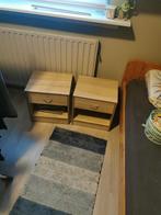 Twee. Nacht kastjes, Ophalen