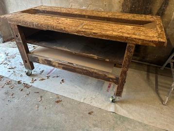 Werkbank met zwenkwiel geremd  beschikbaar voor biedingen