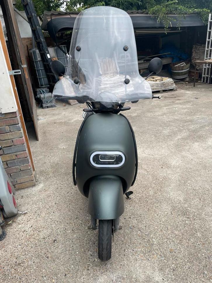 Groene elektrische scooter, Fietsen en Brommers, Snorfietsen en Snorscooters, Gebruikt, Overige merken, Elektrisch, Ophalen