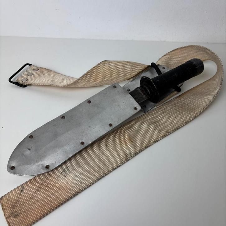 Militaire overlevingmes europa/navo mes, Verzamelen, Militaria | Algemeen, Landmacht, Mes of Dolk, Ophalen of Verzenden