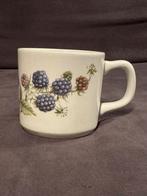 Mok van Marjolein Bastin (Libelle) - bramen met vlinder, Ophalen of Verzenden, Zo goed als nieuw, Overige stijlen, Kop(pen) en/of Schotel(s)