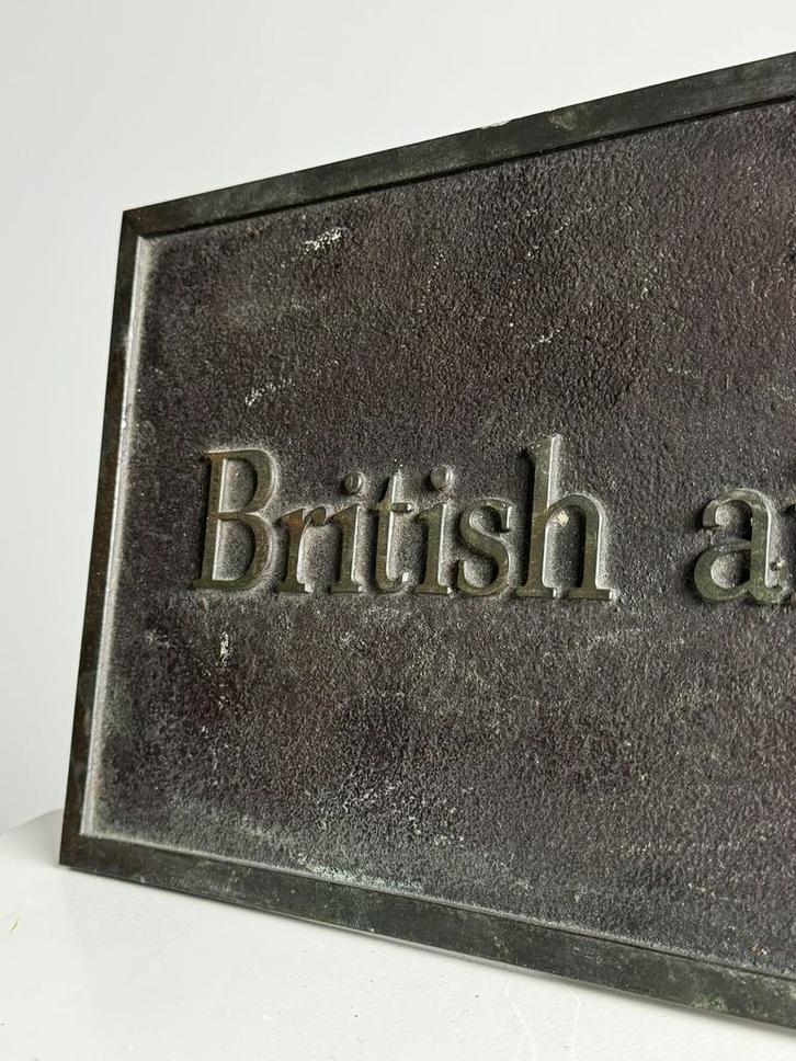 British Airways bordje plaque, Verzamelen, Luchtvaart en Vliegtuigspotten, Zo goed als nieuw, Overige typen, Ophalen