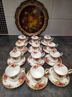 Royal Albert Old Country Roses dames kop en schotels 12x, Antiek en Kunst, Antiek | Servies compleet, Ophalen of Verzenden