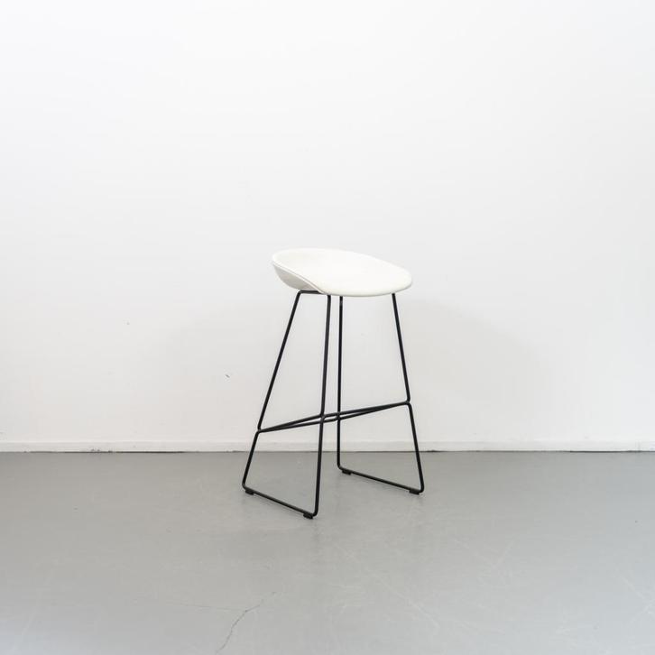 6 Hay about a stool AAS38 Wit leer 75 cm, Huis en Inrichting, Barkrukken, Zo goed als nieuw, Leer, Metaal