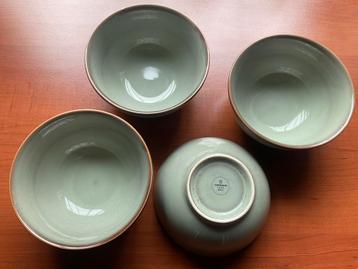 4 schalen WEHKAMP HOME /groen met bruin randje  beschikbaar voor biedingen