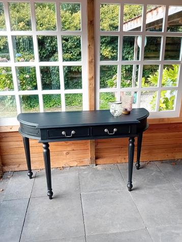 Elegante zwarte sidetable met lades beschikbaar voor biedingen
