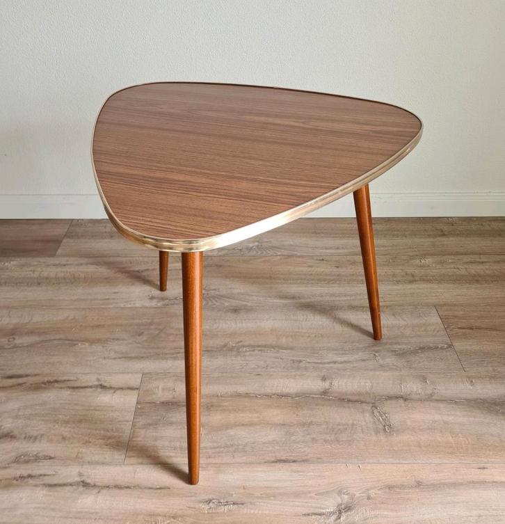 Vintage XXL tripod tafel salontafel tafeltje formica, Huis en Inrichting, Tafels | Bijzettafels, Zo goed als nieuw, Rechthoekig