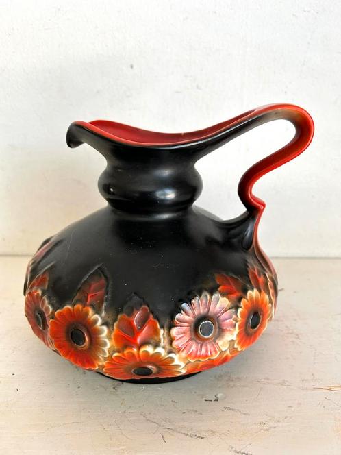 Vintage Mosa vaas schenkkan snavelkan relief, Antiek en Kunst, Antiek | Keramiek en Aardewerk, Ophalen