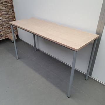 Gispen halfhoge tafel eiken houten blad - 160x60 cm beschikbaar voor biedingen