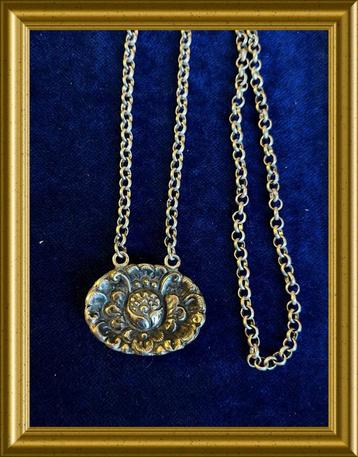 Oude zilveren yogya hanger aan ketting, djokja beschikbaar voor biedingen