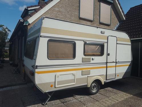 Caravan Fendt 425 A, Caravans en Kamperen, Caravans, Particulier, tot en met 3, 750 - 1000 kg, Standaardzit, Fendt, Dwarsbed, Vast bed
