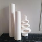 Mooie crème kleurige tube buis vazen van Lifestyle, Huis en Inrichting, Wit, Aardewerk of Porselein, Ophalen of Verzenden, Zo goed als nieuw