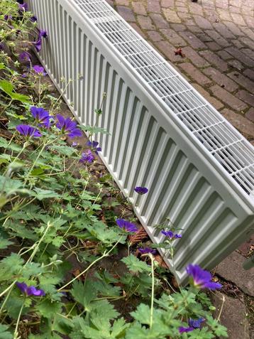 Twee moderne radiatoren 120x40 en 60x40 beschikbaar voor biedingen