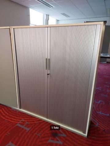 Roldeur kasten Palmberg 157x120x44cm beschikbaar voor biedingen
