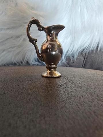 Miniatuur kannetje  beschikbaar voor biedingen