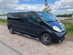 Opel Vivaro dubbel cabine 2.5 D 107KW 2011 Automaat, Stof, Metallic lak, Zwart, Origineel Nederlands