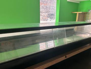 Opzetkoelvitrine en Sushivitrine beschikbaar voor biedingen