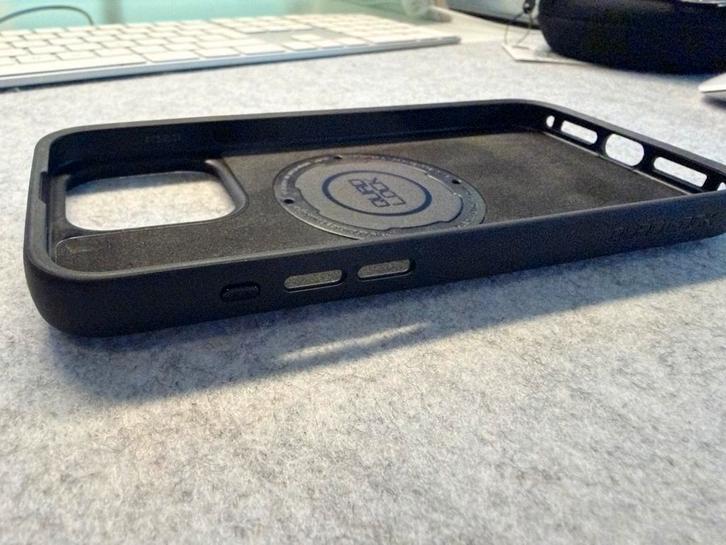 Quad Lock iPhone 15 Pro Max MagSafe Case - weinig gebruikt, Telecommunicatie, Mobiele telefoons | Hoesjes en Frontjes | Apple iPhone