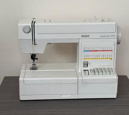 Pfaff Dualmatic met boventransport IDT, Hobby en Vrije tijd, Naaimachines en Toebehoren, Zo goed als nieuw, Pfaff, Ophalen of Verzenden