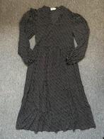 NA-KD Reborn Stippen maxi Jurk - Maat 34, Ophalen of Verzenden, Zo goed als nieuw, Maat 34 (XS) of kleiner, Zwart