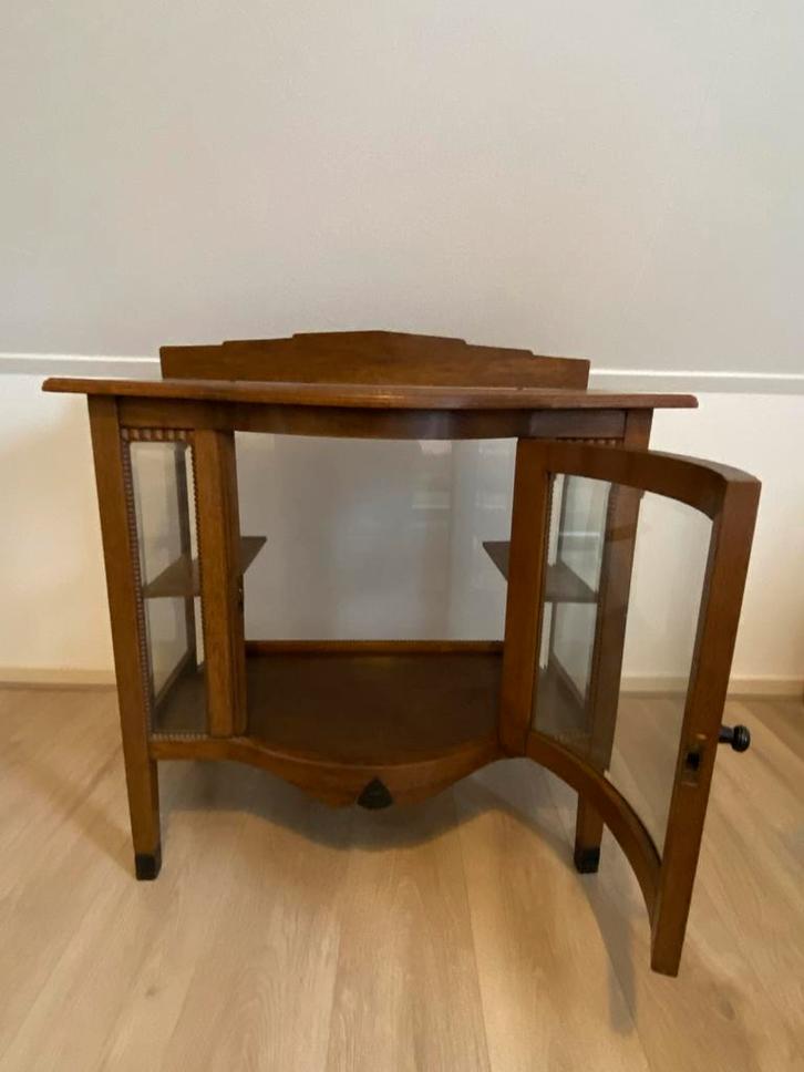 Antiek vitrinekastje, Antiek en Kunst, Antiek | Meubels | Kasten, Ophalen