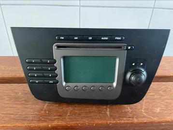 Seat auto radio beschikbaar voor biedingen