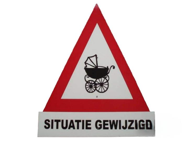 Geboortebord "SITUATIE GEWIJZIGD" - Te Huur, Hobby en Vrije tijd, Feestartikelen | Verhuur, Gebruikt, Geboorte of Huwelijk, Ophalen
