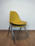 Eames plastic side chairs RE DSS-N // Vitra, Huis en Inrichting, Stoelen, Ophalen, Zo goed als nieuw, Wit, Eén
