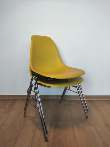Eames plastic side chairs RE DSS-N // Vitra beschikbaar voor biedingen