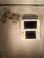 New Nintendo 3ds xl pearl white met lader, stylus en tasje, Spelcomputers en Games, Spelcomputers | Nintendo 2DS en 3DS, Gebruikt