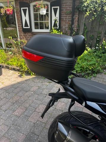 GIVI Topkoffer met rugsteun beschikbaar voor biedingen
