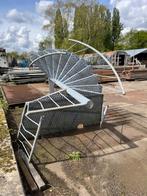 ijzeren spiltrap met bordes 217 cm hoog, Doe-het-zelf en Verbouw, Ladders en Trappen, 2 tot 4 meter, Gebruikt, Trap, Ophalen