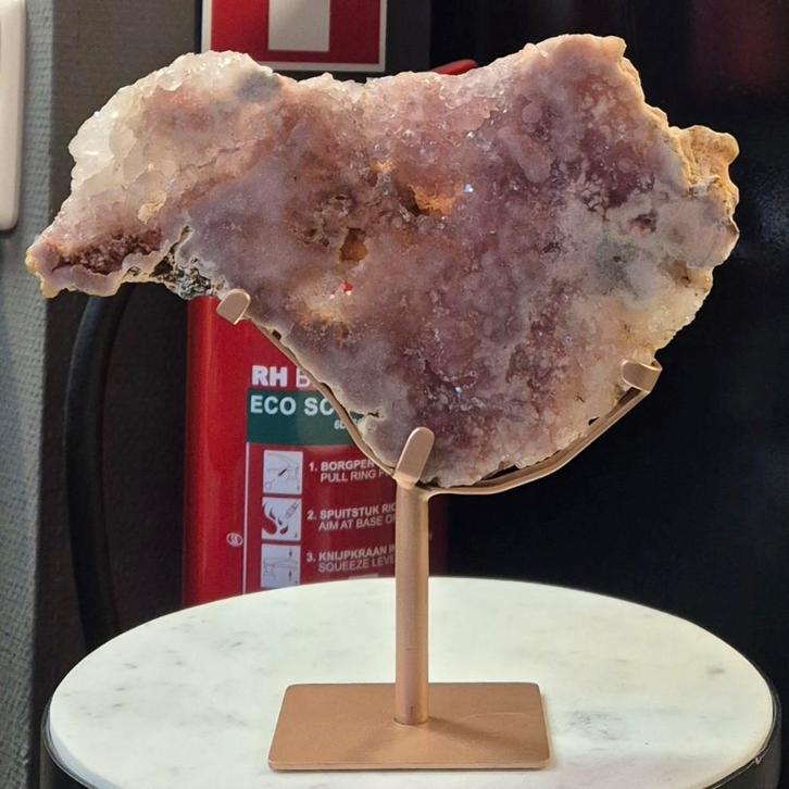 roze amethist op standaard nr3, Verzamelen, Mineralen en Fossielen, Ophalen of Verzenden