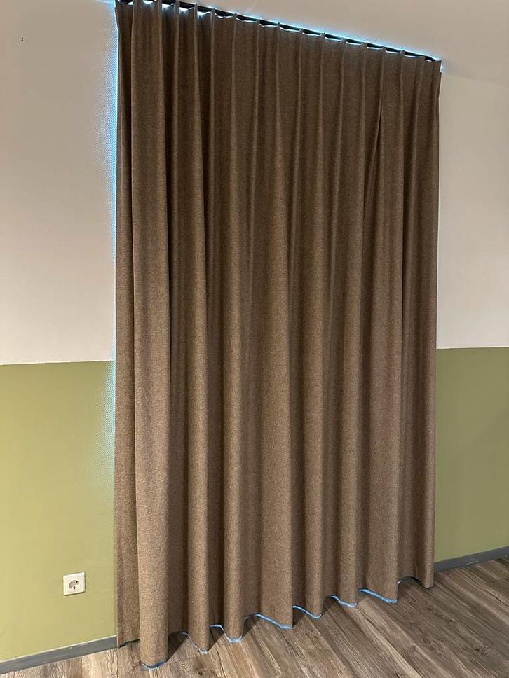 Verduisterende & Brandwerende Gordijnen, Huis en Inrichting, Stoffering | Gordijnen en Lamellen, Zo goed als nieuw, 200 cm of meer