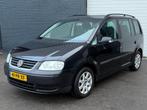 Volkswagen Touran 1.6-16V FSI Turijn AIRCO/CRUISE/LMV/ORGNL, Auto's, Stof, Gebruikt, Zwart, 4 cilinders