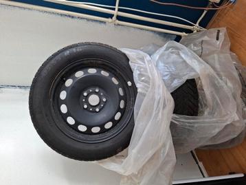 Goede set winterbanden 16inch steek 5x112 beschikbaar voor biedingen