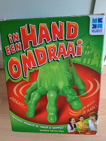 In een hand omdraai (spel) beschikbaar voor biedingen