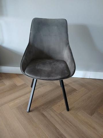 By Boo Beau grijs velvet eetkamerstoelen 4 stuks. beschikbaar voor biedingen