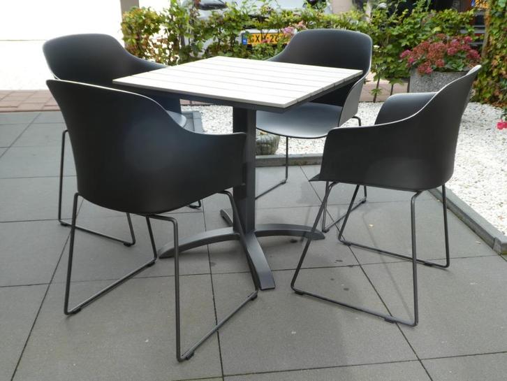 Tuintafel met 4 kuipstoelen, Tuin en Terras, Tuinsets en Loungesets, Zo goed als nieuw, Tuinset, Kunststof, 4 zitplaatsen, Ophalen of Verzenden