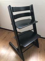 Nieuw model stokke tripp trapp kinderstoel zwart, Kinderen en Baby's, Kinderstoelen, Ophalen, Zo goed als nieuw, Meegroeistoel